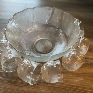 Vintage Pinch bow and 8 cups ⭐️Host Pick ⭐️